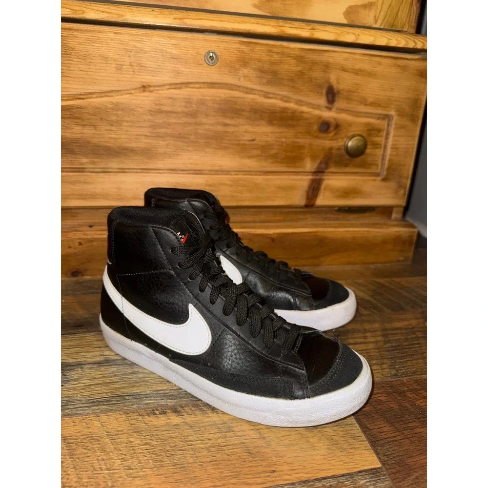 Nike Blazer Mid 77 GS Black White DA4086-002 Kids Size 5.5Y High Top Sneakers